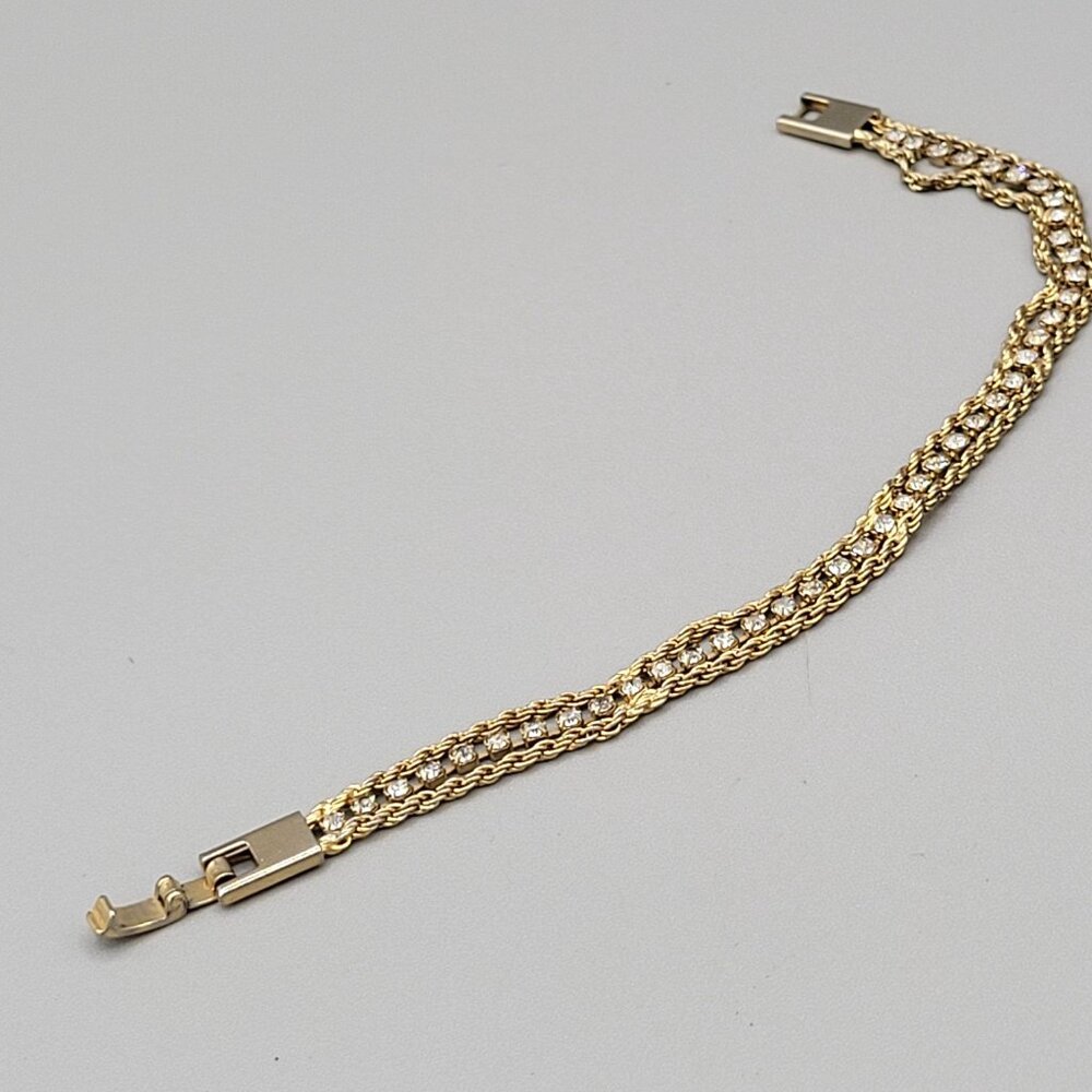 Gold Tone Rope Chain Bracelet Crystal Center Prong Set Fold Over Close 6 3/4" - Picture 4 of 6